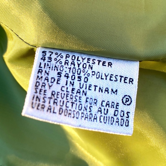 Suit-  Jacket and skirt - Picture 14 of 15